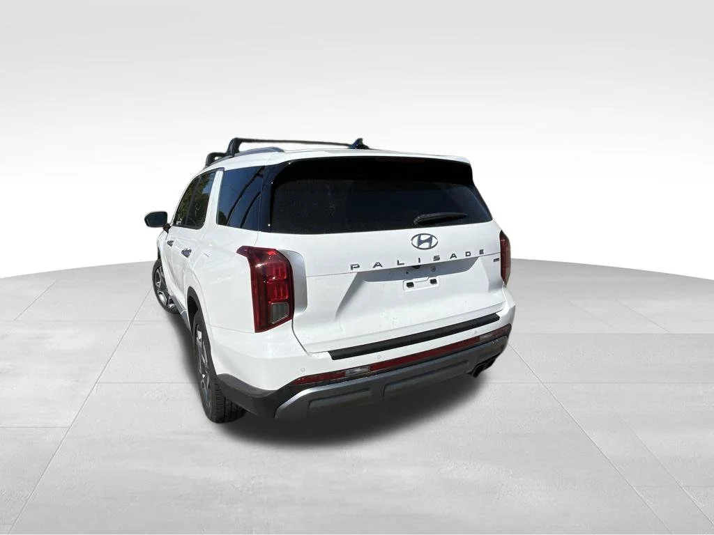 Used 2023 White Hyundai SEL image 13
