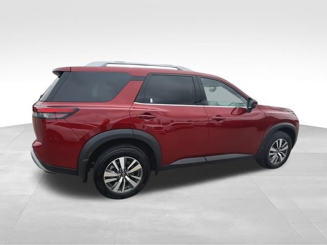 Used 2024 Red Nissan SL image 9