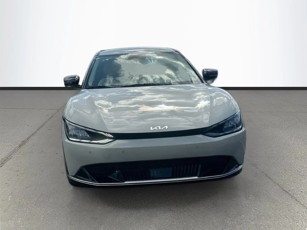 Certified Used 2023  Kia Wind image 2