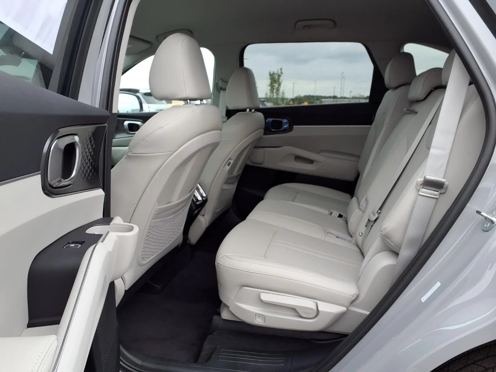 New 2026 Wolf Gray Kia EX image 13
