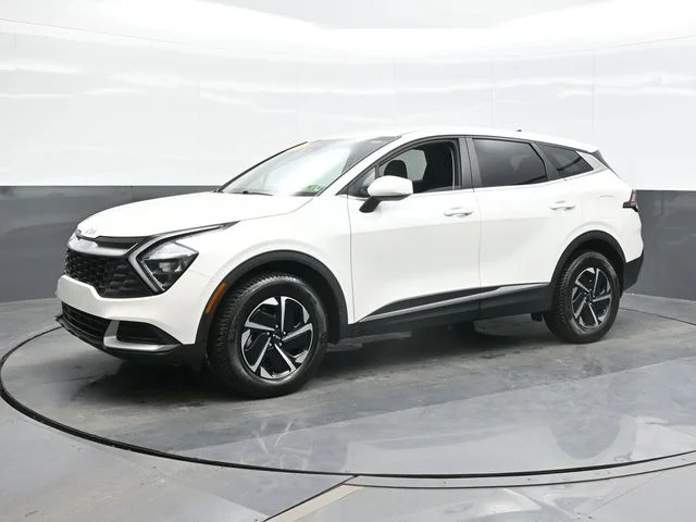 Used 2023 White Kia LX image 5