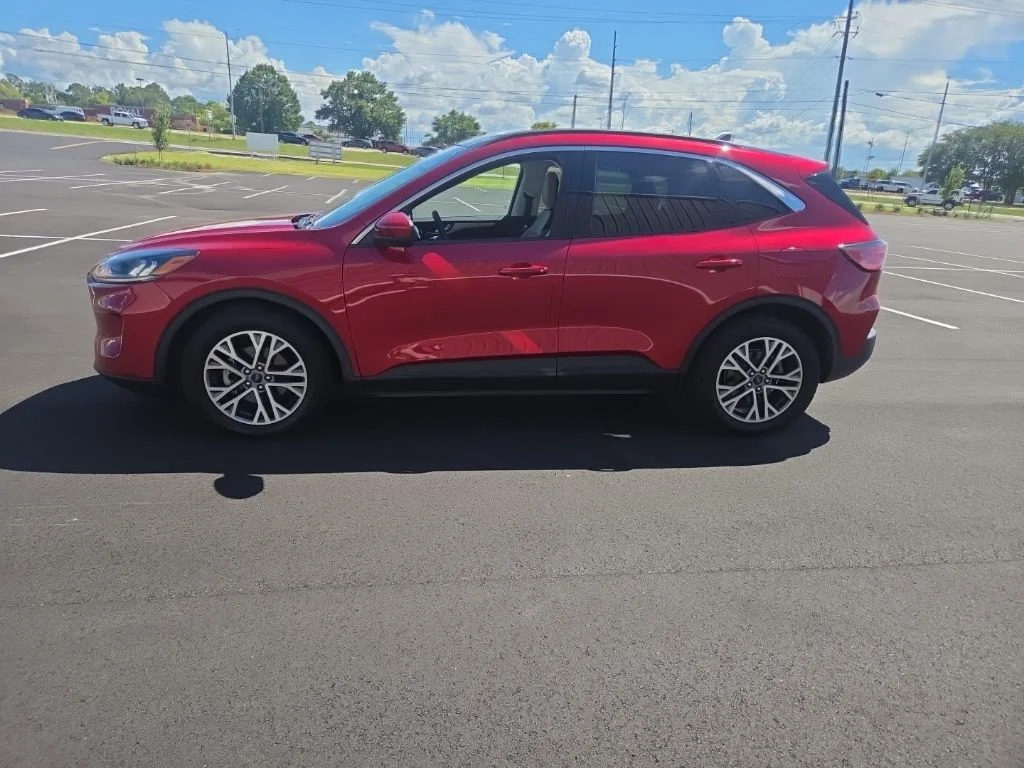 Used 2022 Red Ford SEL image 6