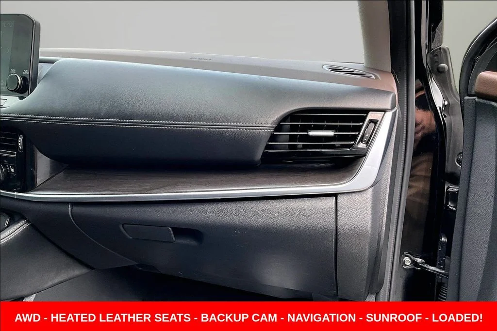 Used 2023 Black Nissan Platinum image 25