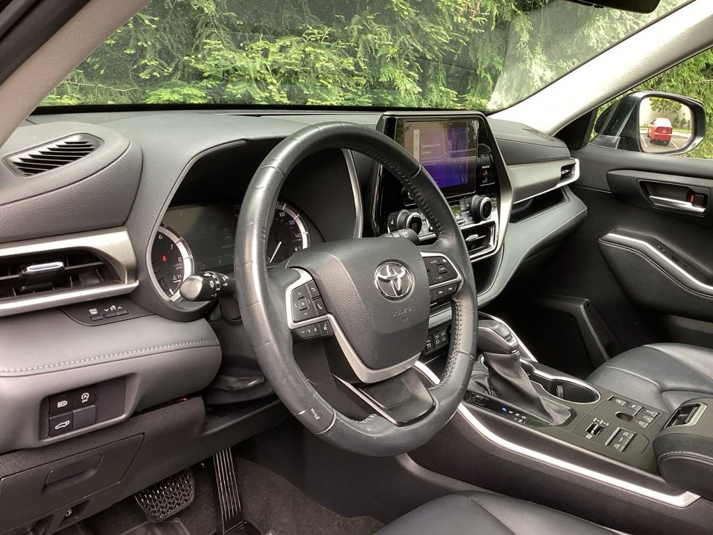 Used 2023 Black Toyota XLE image 12