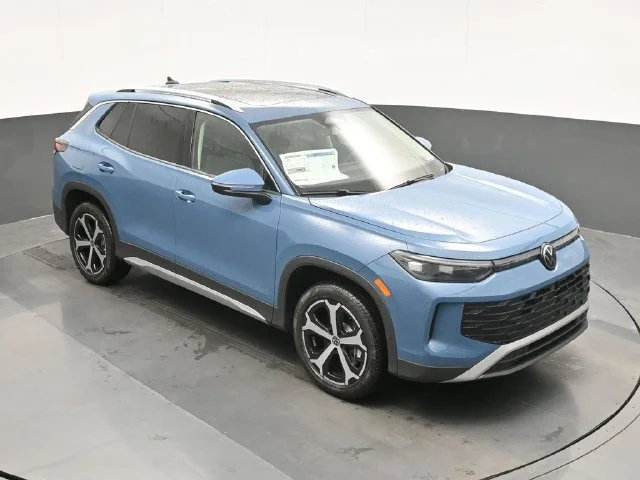 Certified Used 2026 Blue Volkswagen SE image 14