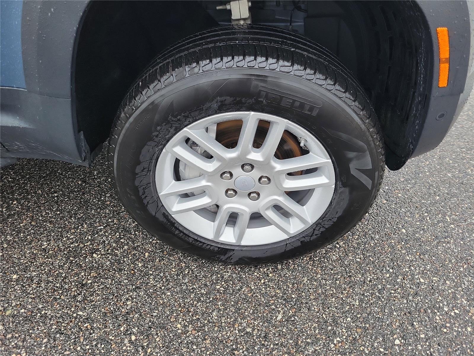 Used 2020 Fuji White Land Rover HSE image 6