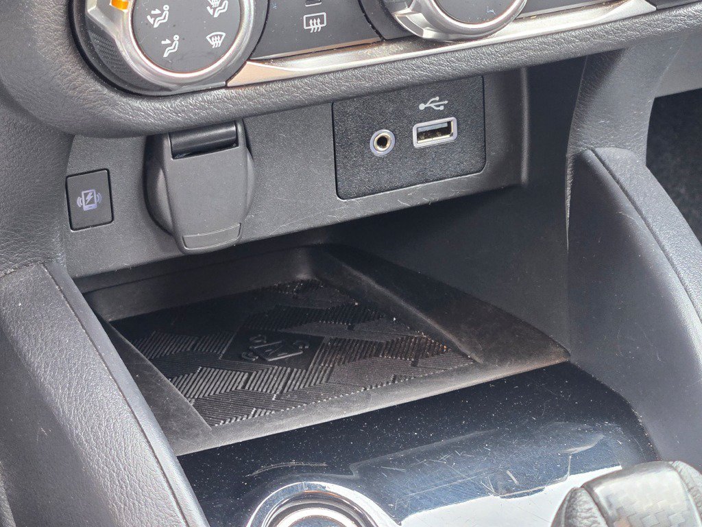 2025 Nissan Versa Sedan SV - Photo 25