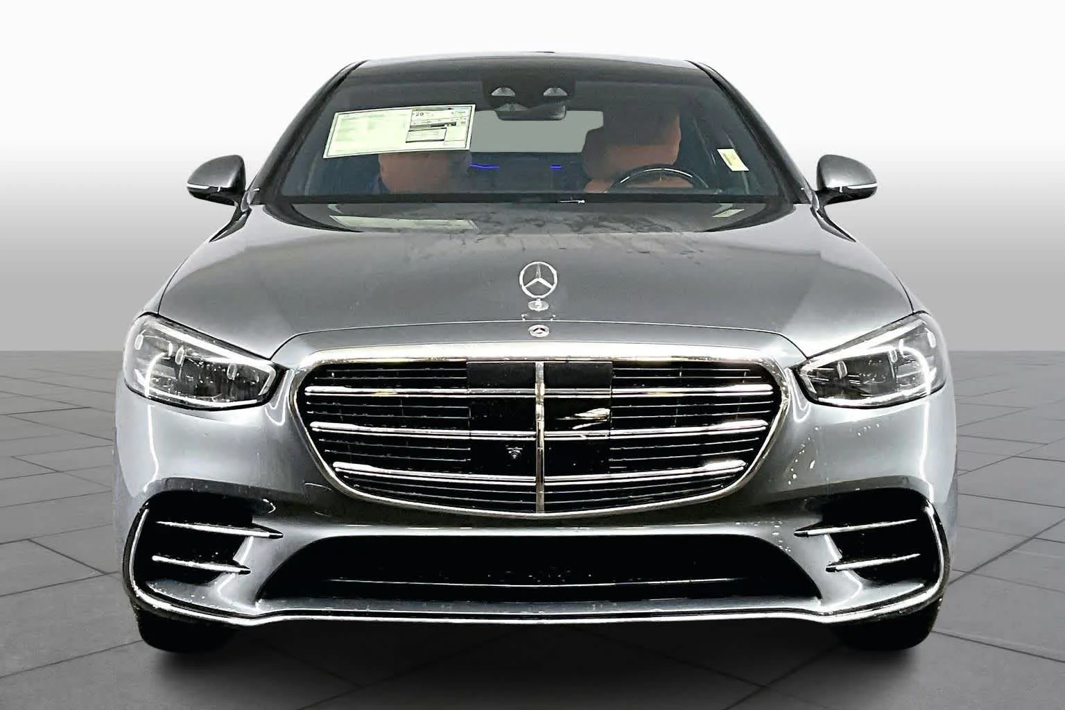 New 2026 Selenite Grey Metallic Mercedes-Benz S 580 image 3
