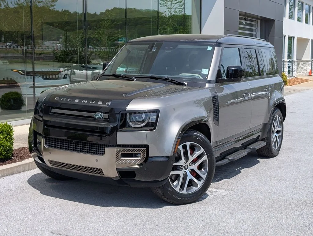 2024 Land Rover Defender 110 X P400's photo