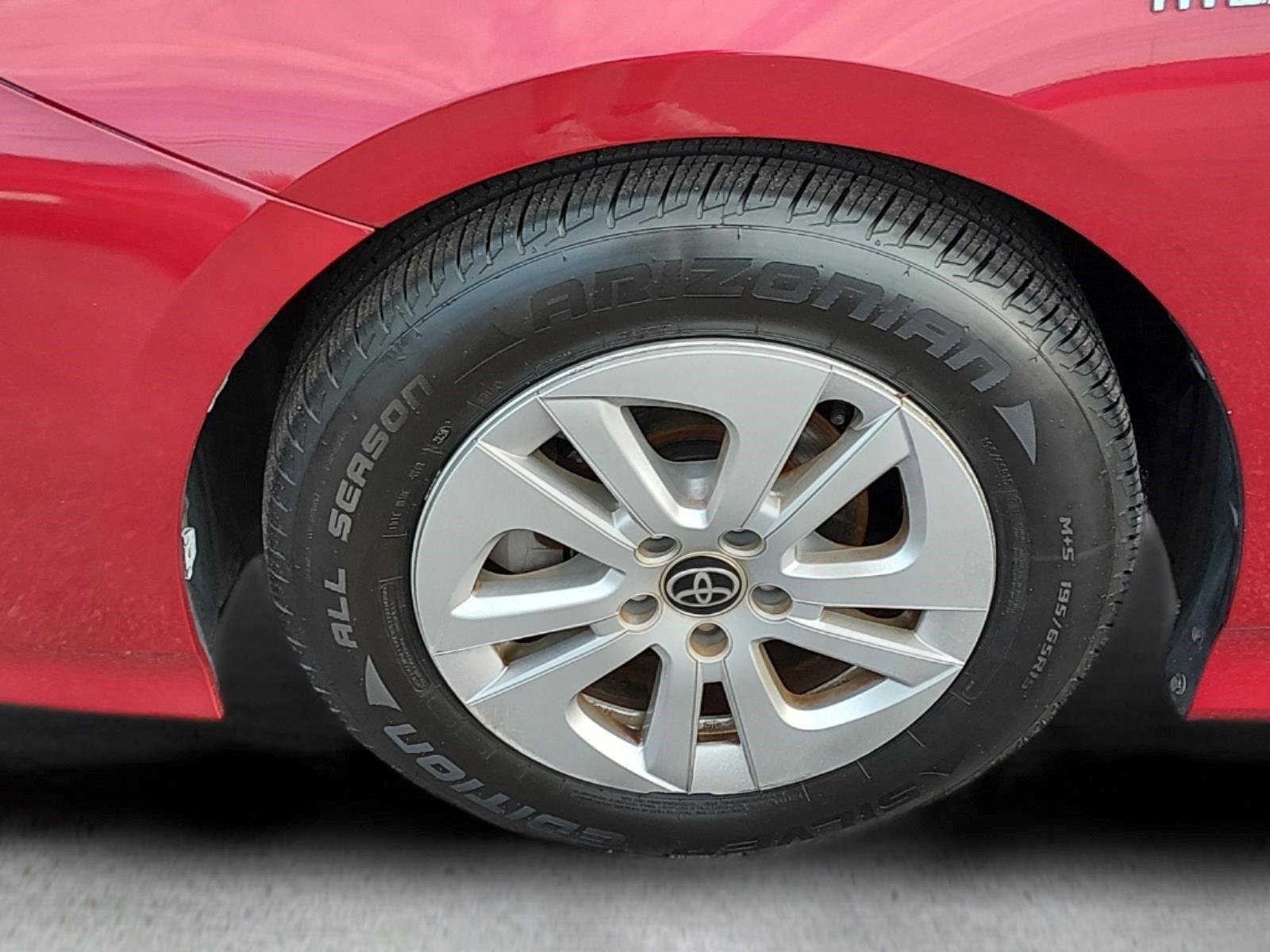 Used 2016 Hypersonic Red Toyota Two image 11