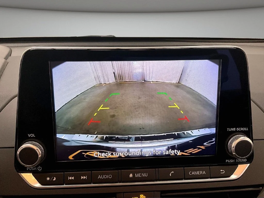 Used 2023 Silver Nissan 2.5 SV image 14