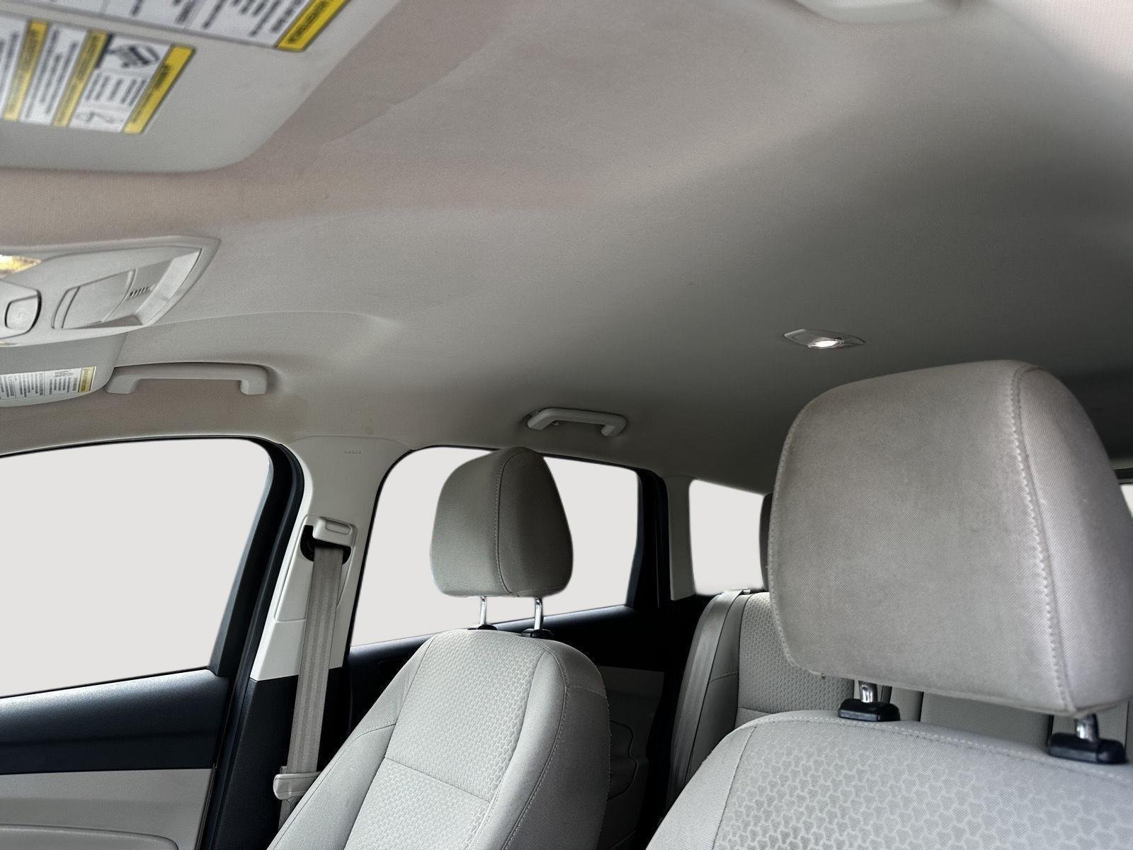 Used 2017 White Gold Ford SE image 19