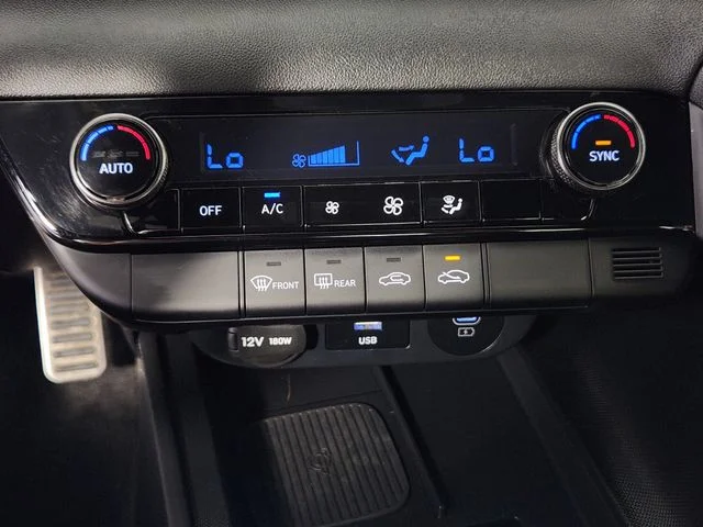 Used 2025 Silver Hyundai SEL Sport image 18