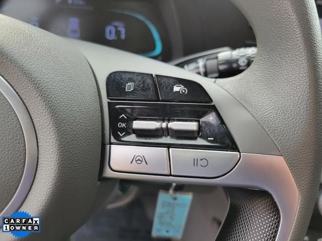 Used 2024 Black Hyundai SE image 21