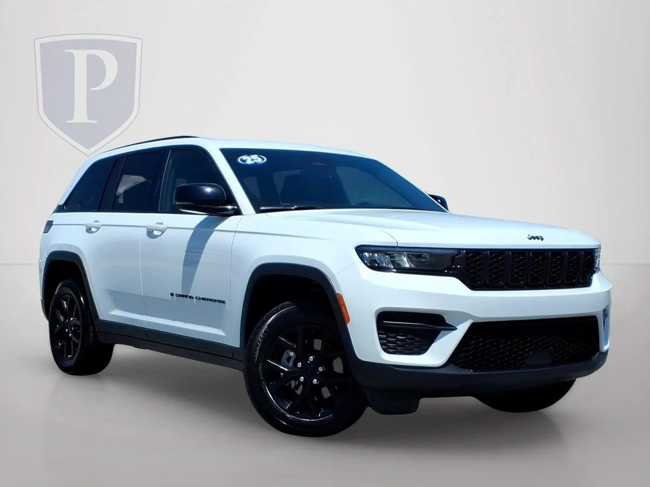 Used 2025 White Jeep Altitude image 1