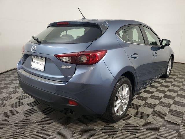 Used 2016 Blue Reflex Mica Mazda i Sport image 4