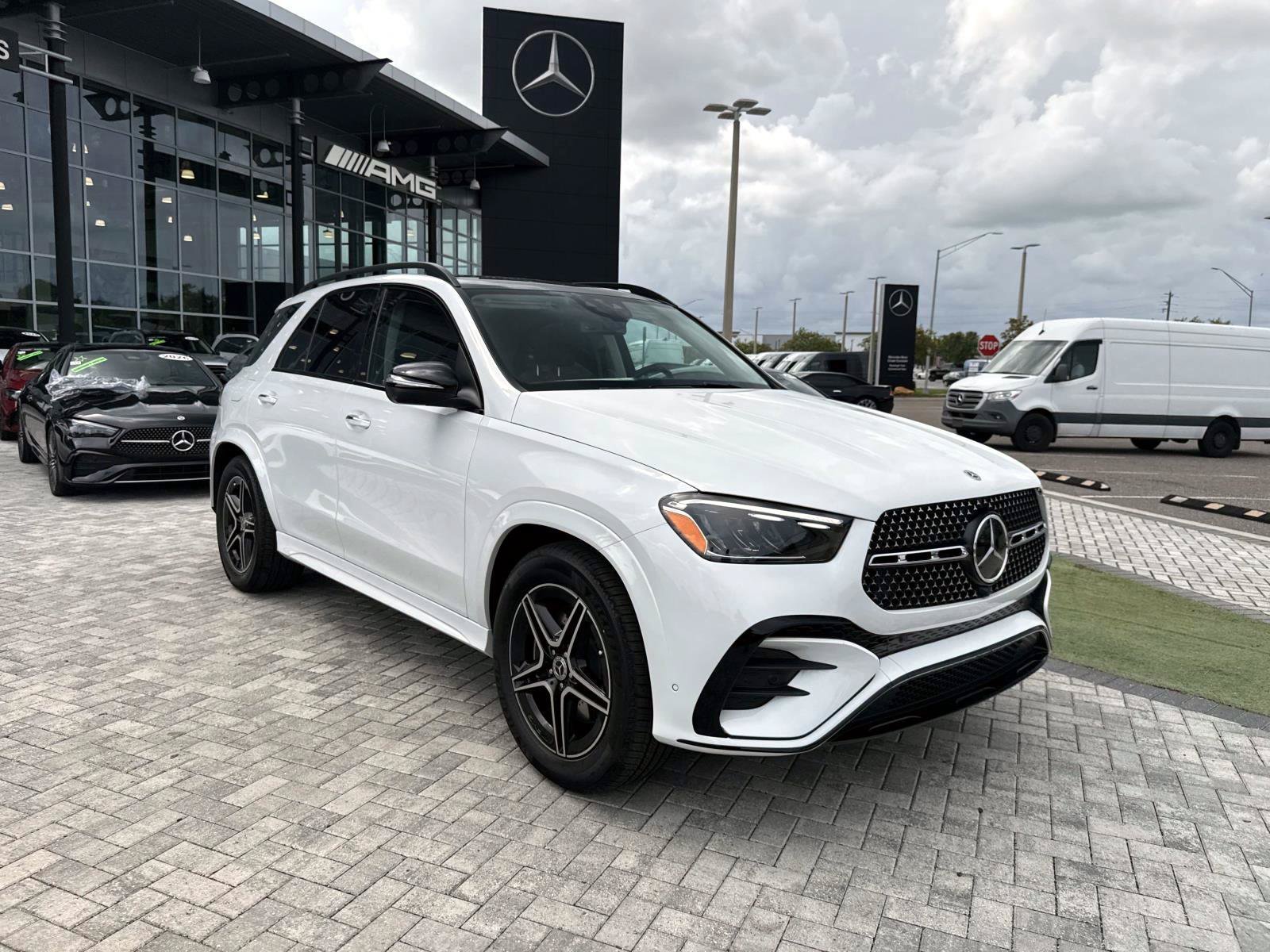 New 2026 Moonlight White Mercedes-Benz 350 4MATIC® SUV image 7