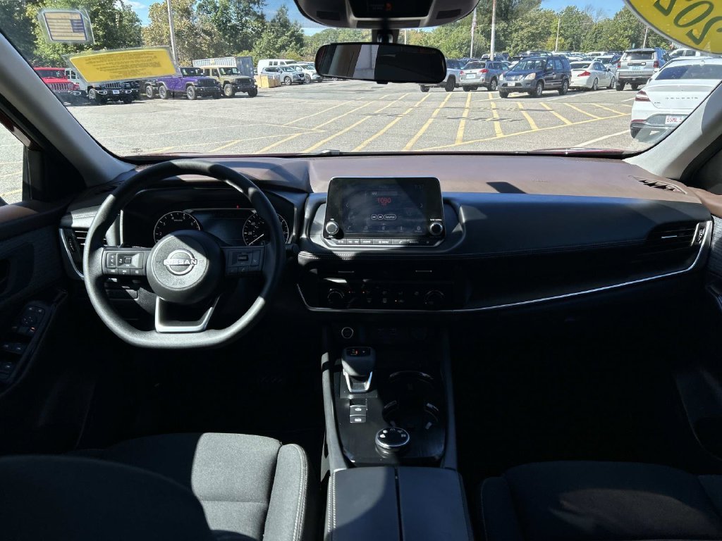 Used 2023 Red Nissan S image 19