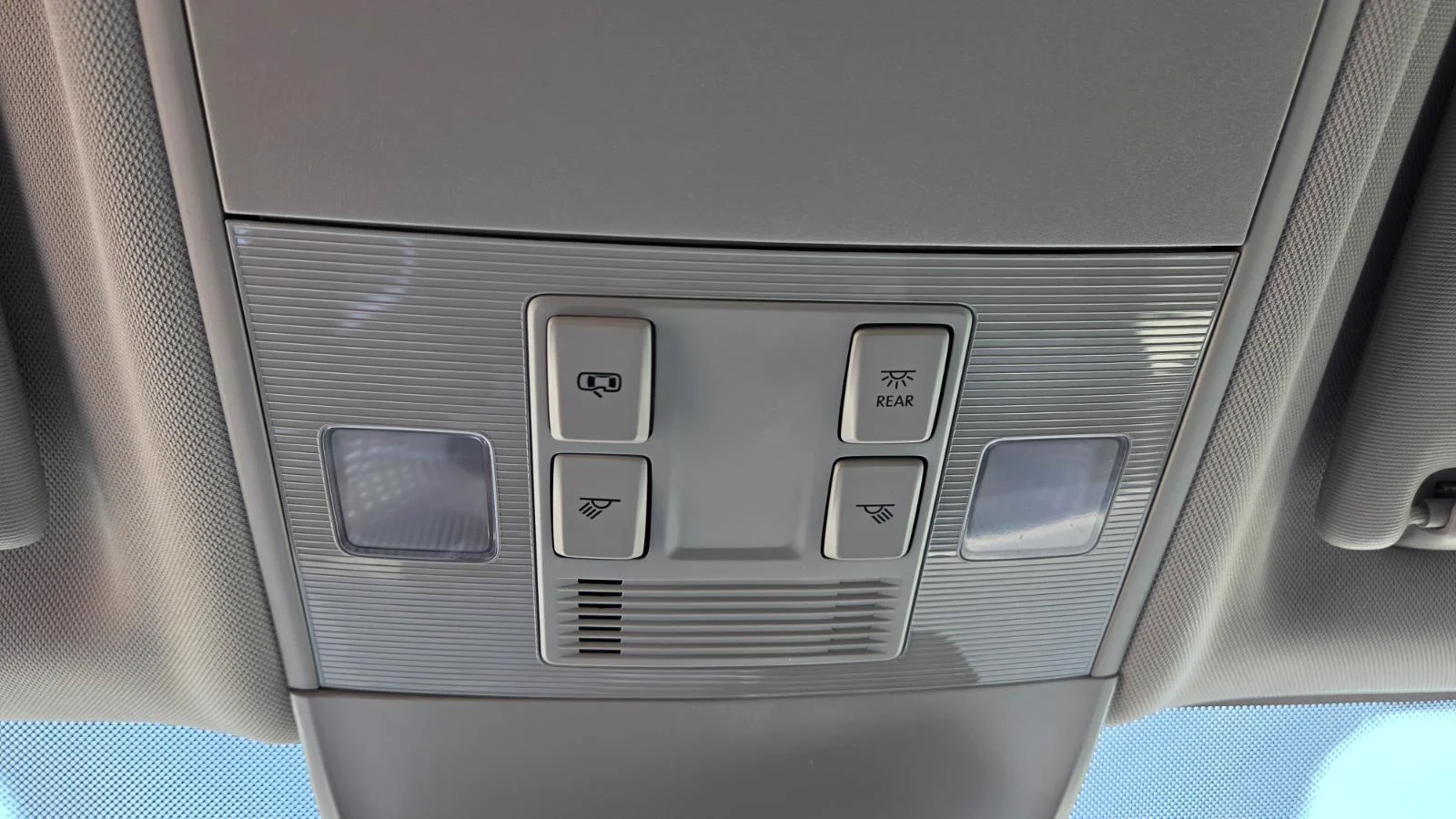 2025 Volkswagen Taos SE - Photo 39