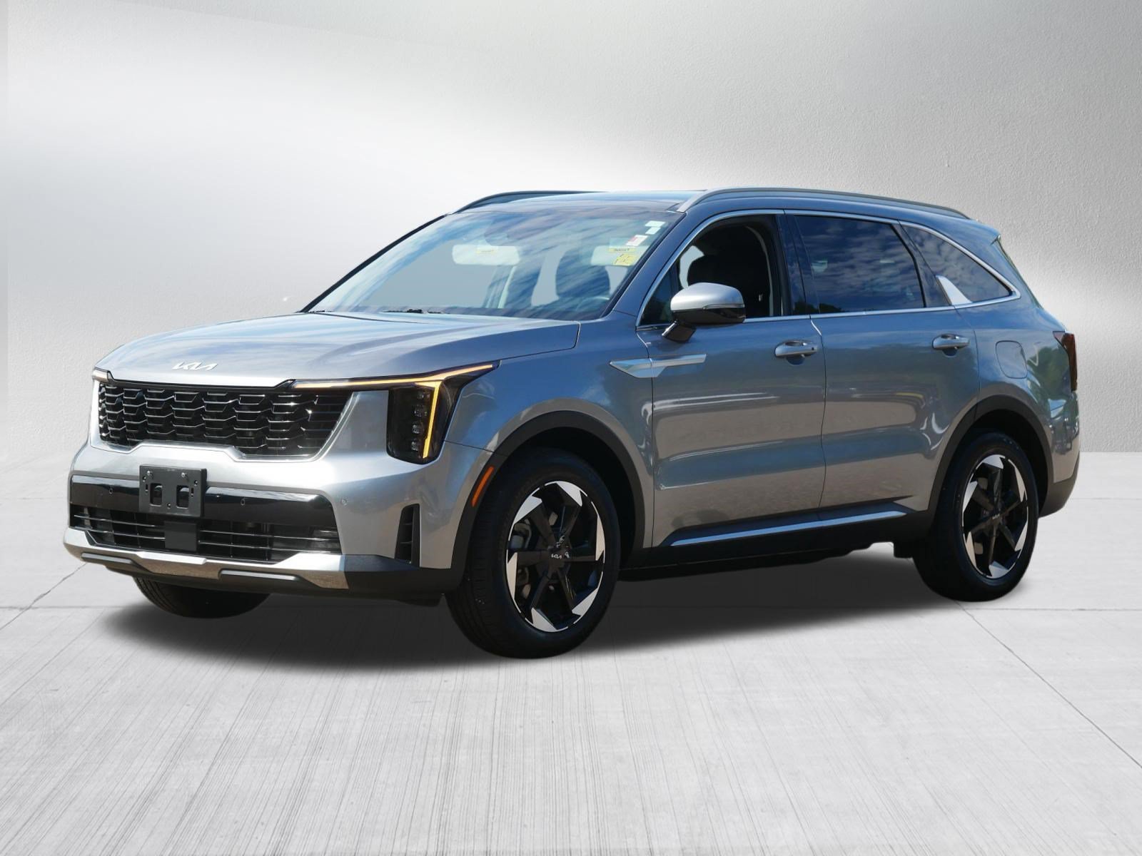 Certified Used 2025 Steel Gray Kia EX image 3