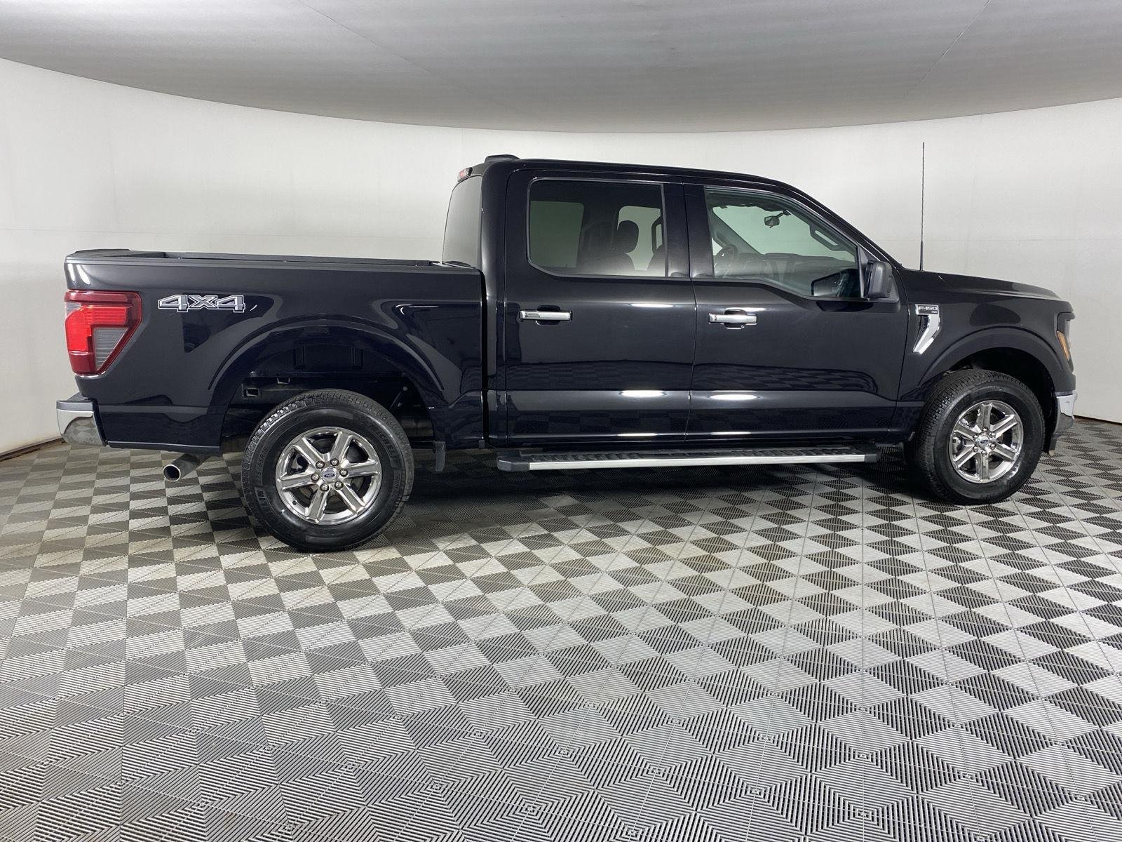Used 2025 Agate Black Ford XLT image 11