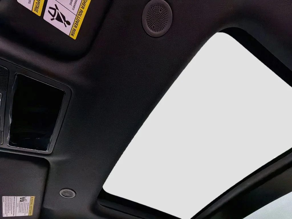 New 2026 Fuji White Land Rover S image 23