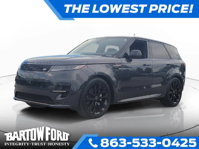Used 2025 Black Land Rover Dynamic SE image 1