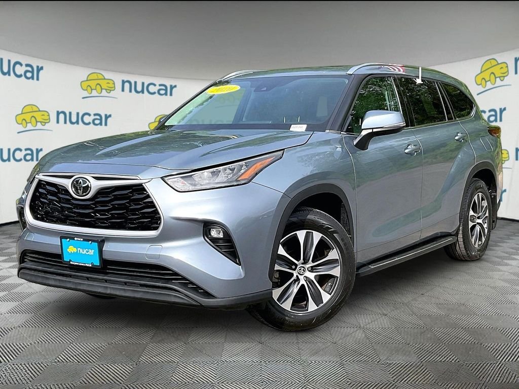 Used 2020 Blue Toyota XLE image 3