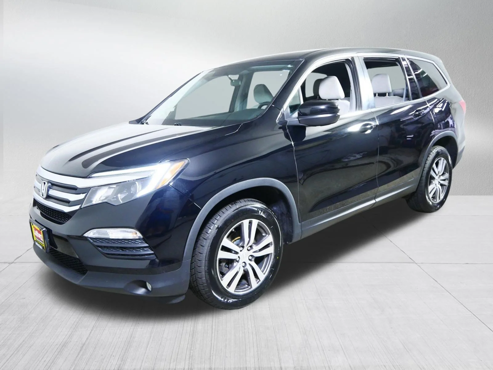 Used 2016 Black Forest Pearl Honda EX image 3