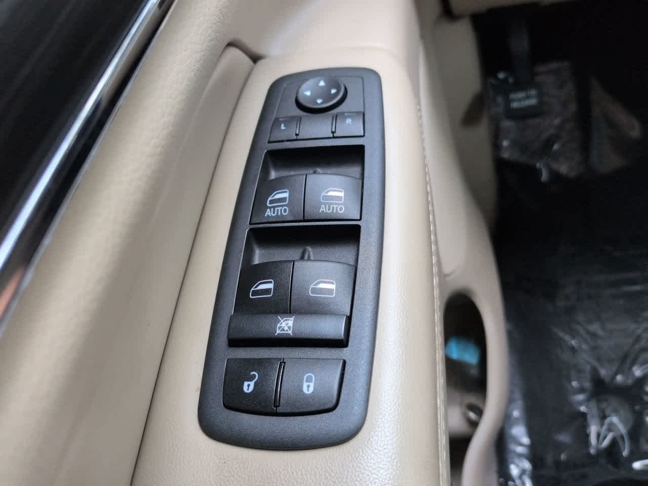 Used 2021 Bright White Clearcoat Jeep Limited image 24