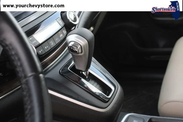 Used 2015 Blue Honda Touring image 19