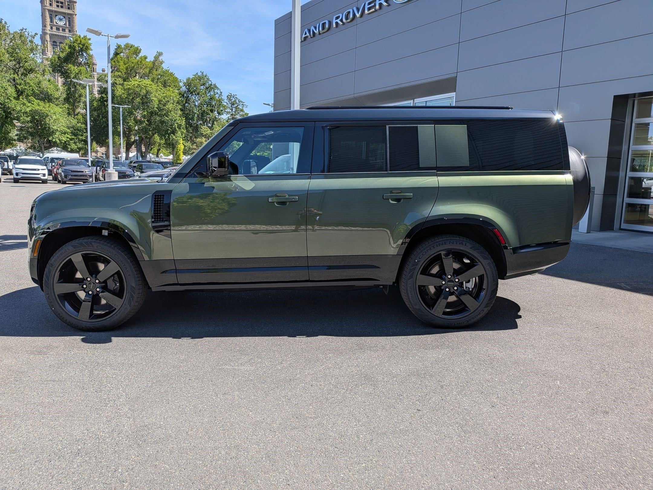 New 2026 Woolstone Green Land Rover P400 X-Dynamic SE image 9