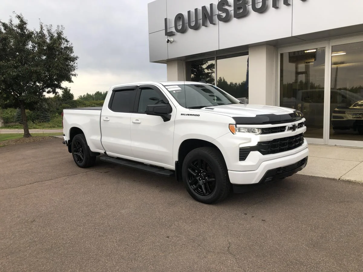 Used 2024 White Chevrolet 4WD Crew Cab 157" RST image 3