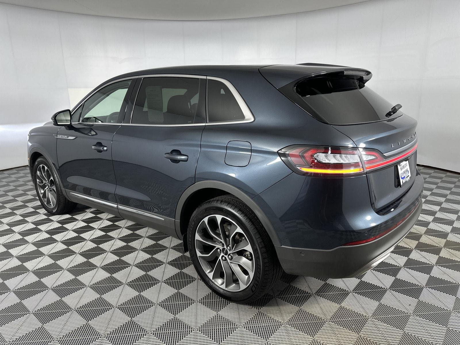 Used 2022 Flight Blue Lincoln Reserve image 25