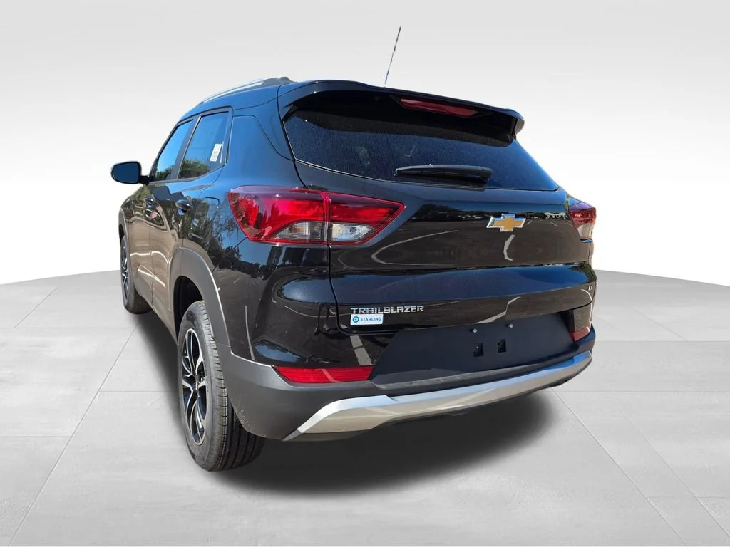 New 2026 Mosaic Black Metallic Chevrolet LT image 6