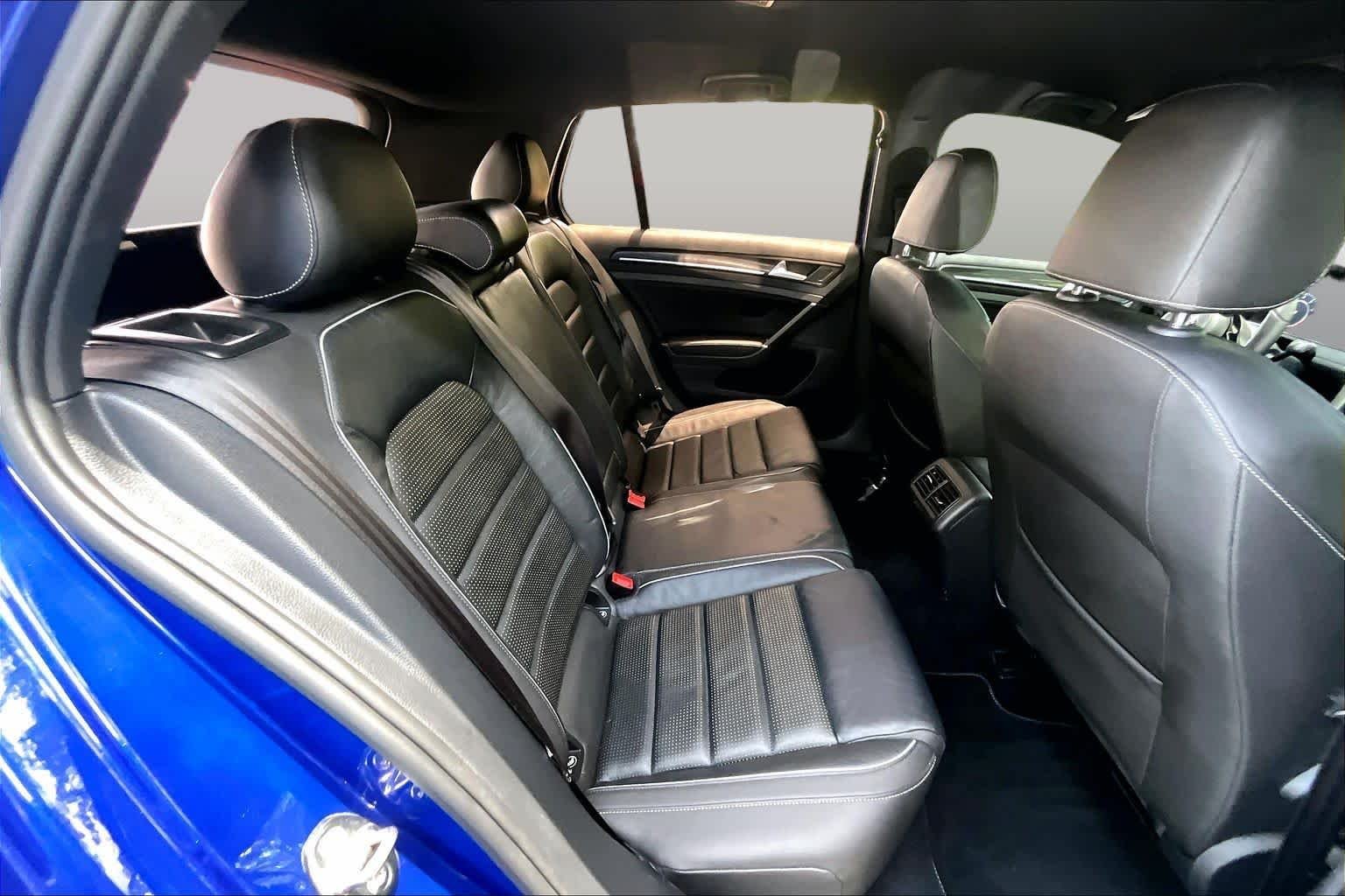 Used 2018 Lapiz Blue Metallic Volkswagen  image 20