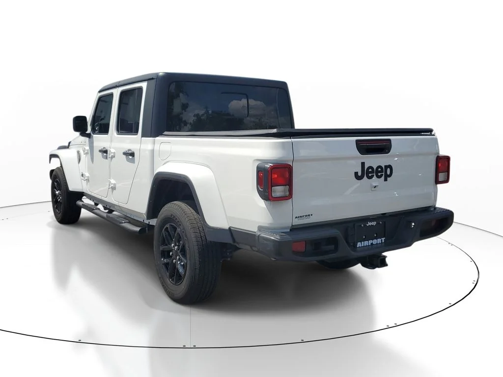 Used 2023 White Jeep Sport S image 4