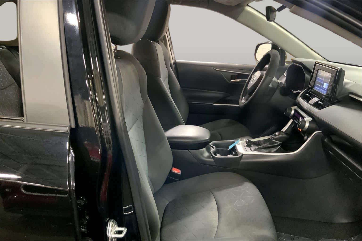 Used 2020 Midnight Black Metallic Toyota XLE image 9
