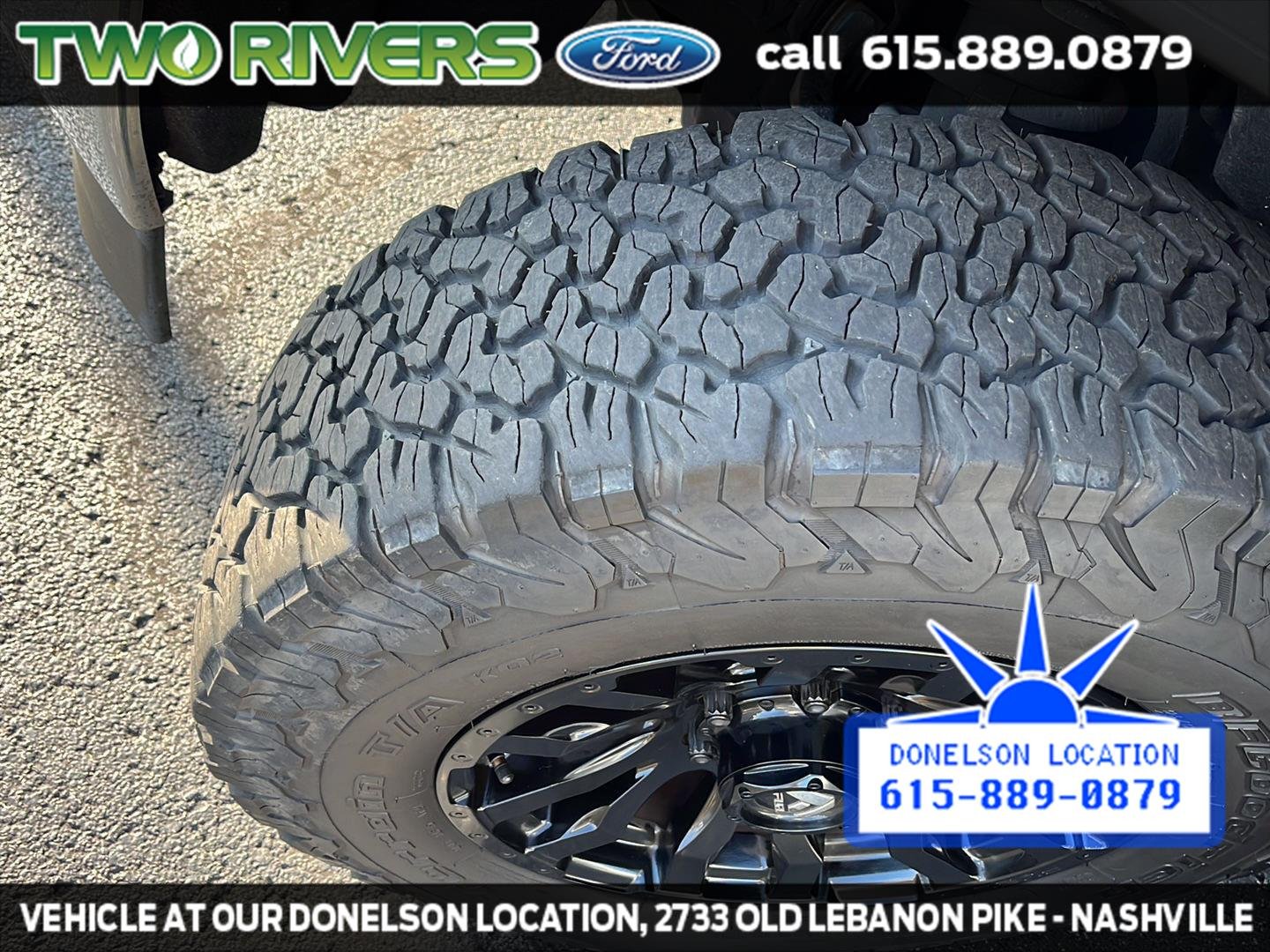 Used 2018 White Frost Tri-Coat GMC SLE image 18