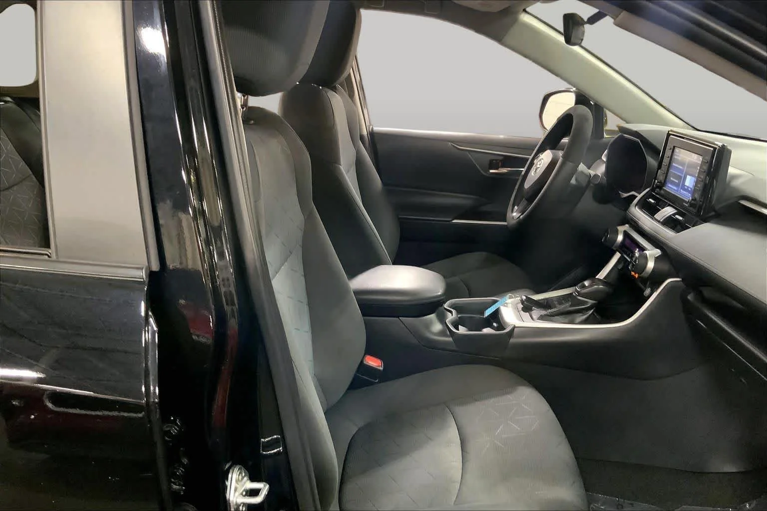 Used 2020 Midnight Black Metallic Toyota XLE image 9