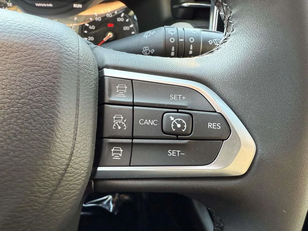 Used 2024 White Jeep Limited image 21