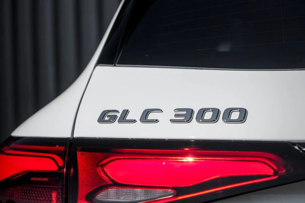 New 2027 Polar White Mercedes-Benz GLC 300 image 42