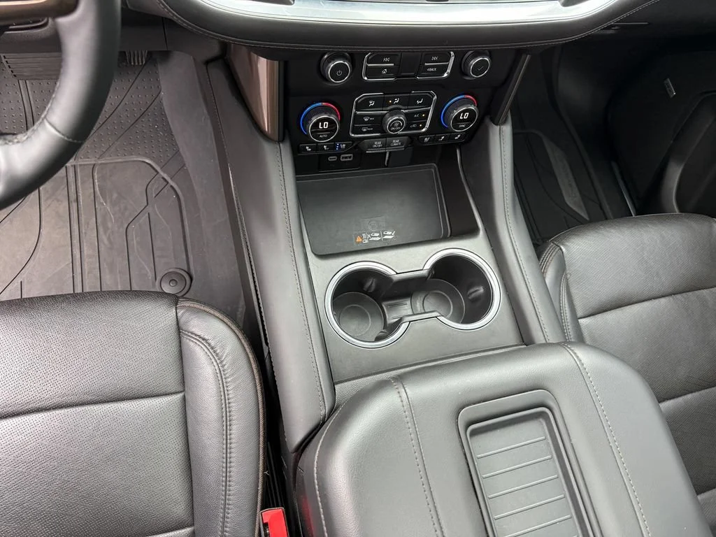 Used 2024 Black Chevrolet High Country image 27