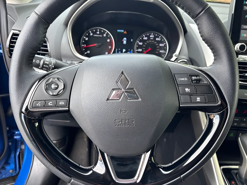 Used 2025 Alloy Silver Metallic Mitsubishi  image 13