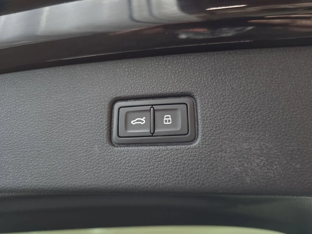 Used 2018 Orca Black Metallic Audi 3.0T Prestige image 16