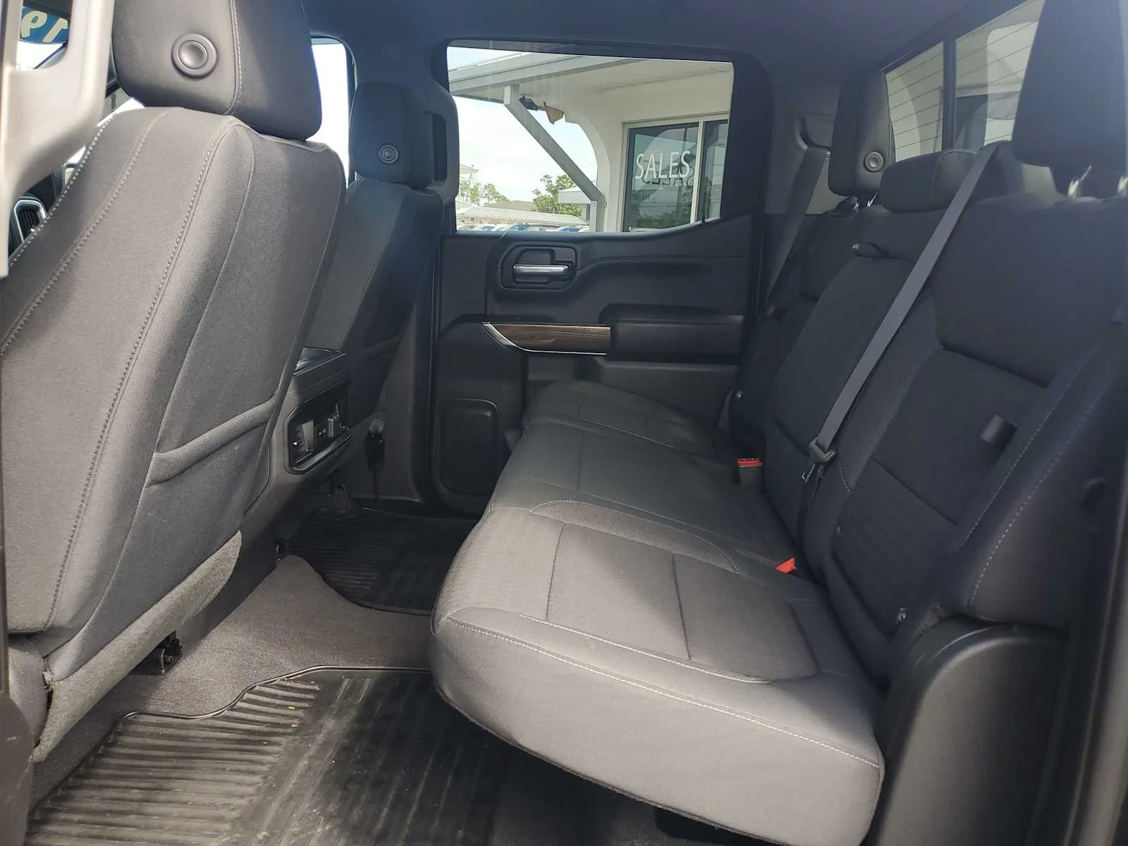 Used 2019 BLACK Chevrolet RST image 17