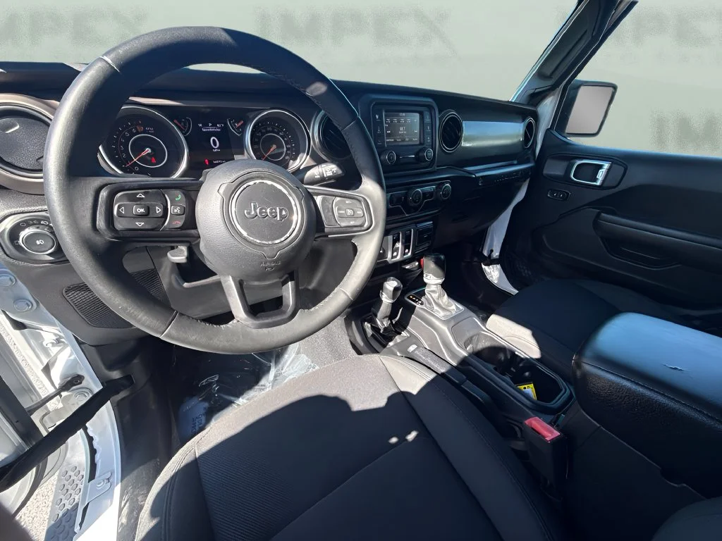Used 2018 White Jeep Sport S image 13