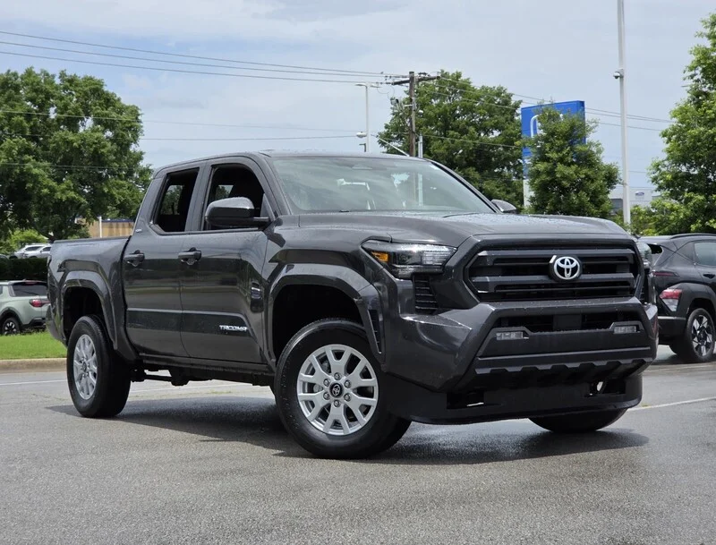 Used 2025 Underground TOYOTA SR5 image 19