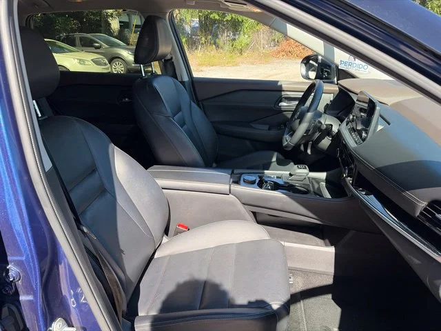 Used 2023 Blue Nissan SL image 13