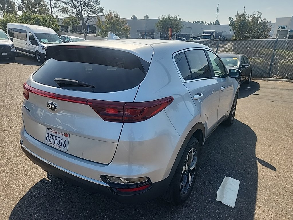 Certified Used 2022 Sparkling Silver Kia LX image 12